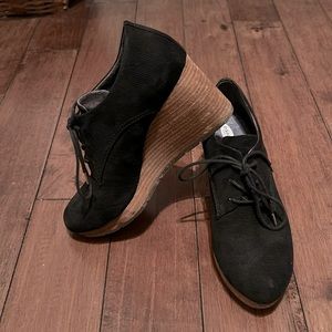 Dr Scholls be energized lace up wedges size 7 - good used condition- black